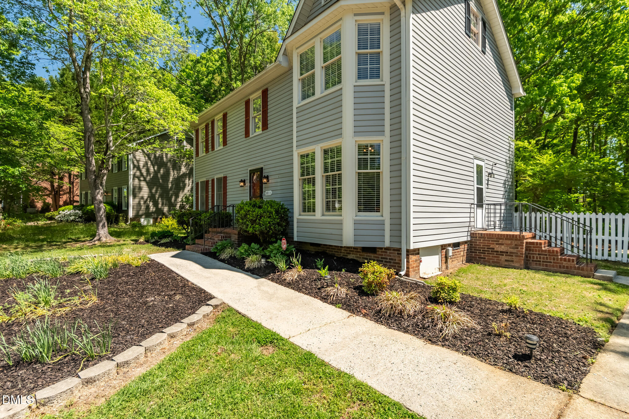 1011 Pineburr Road