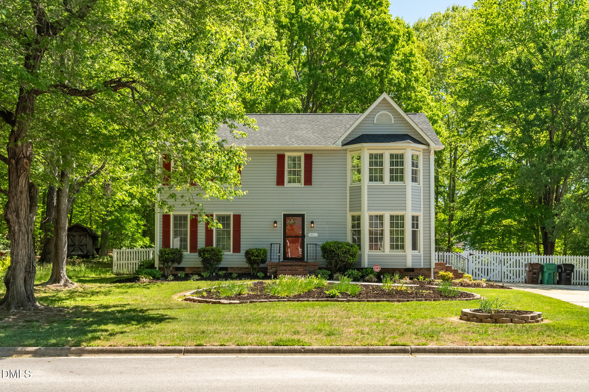 1011 Pineburr Road
