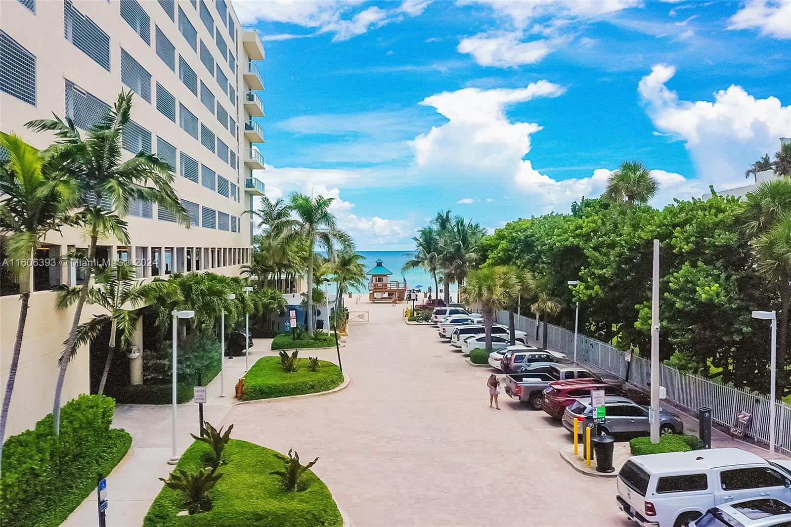 16699 Collins Ave # 3309