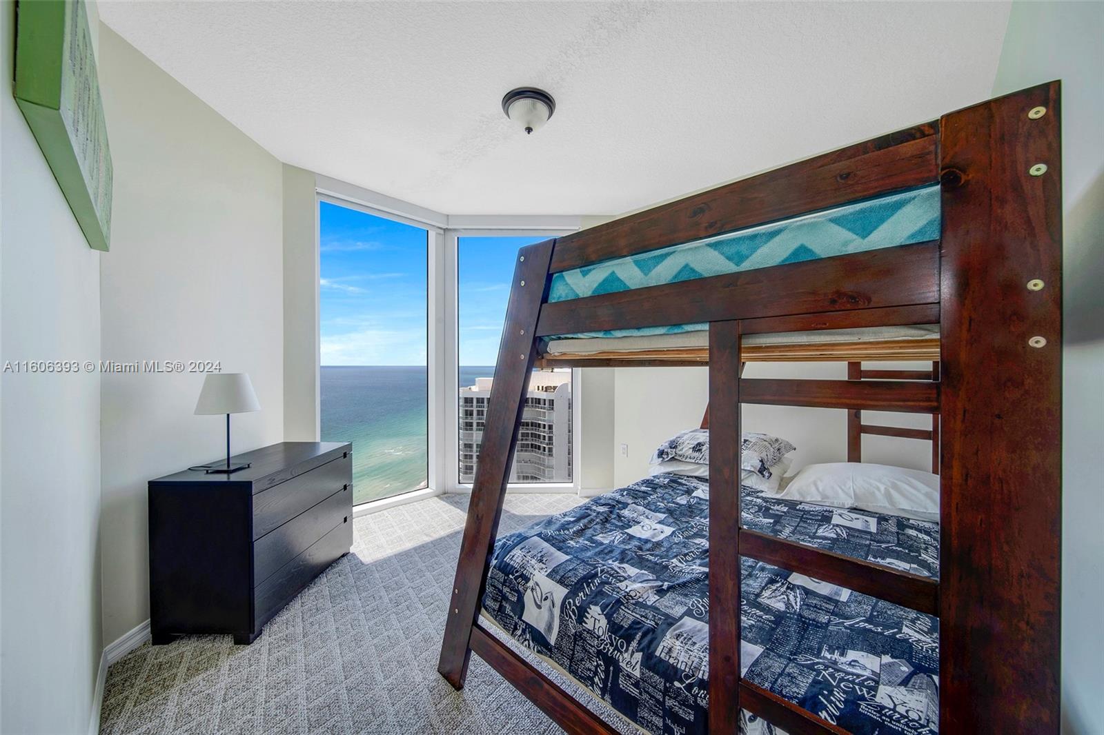 16699 Collins Ave # 3309