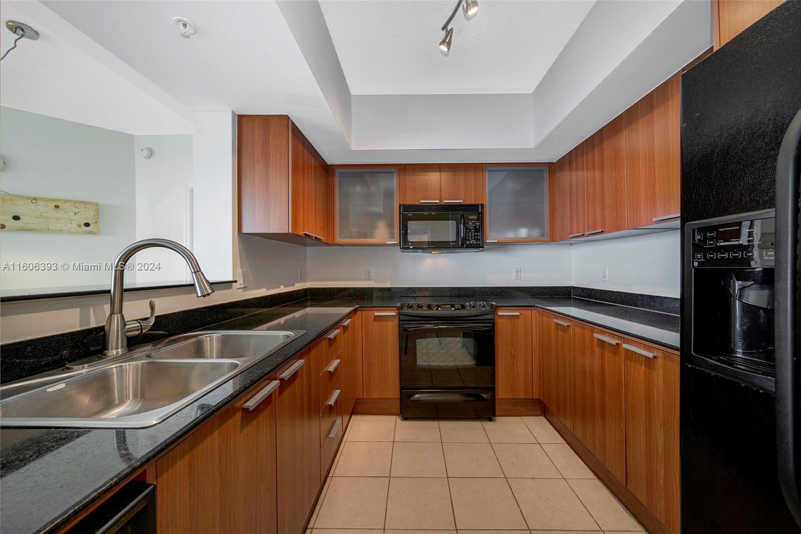 16699 Collins Ave # 3309