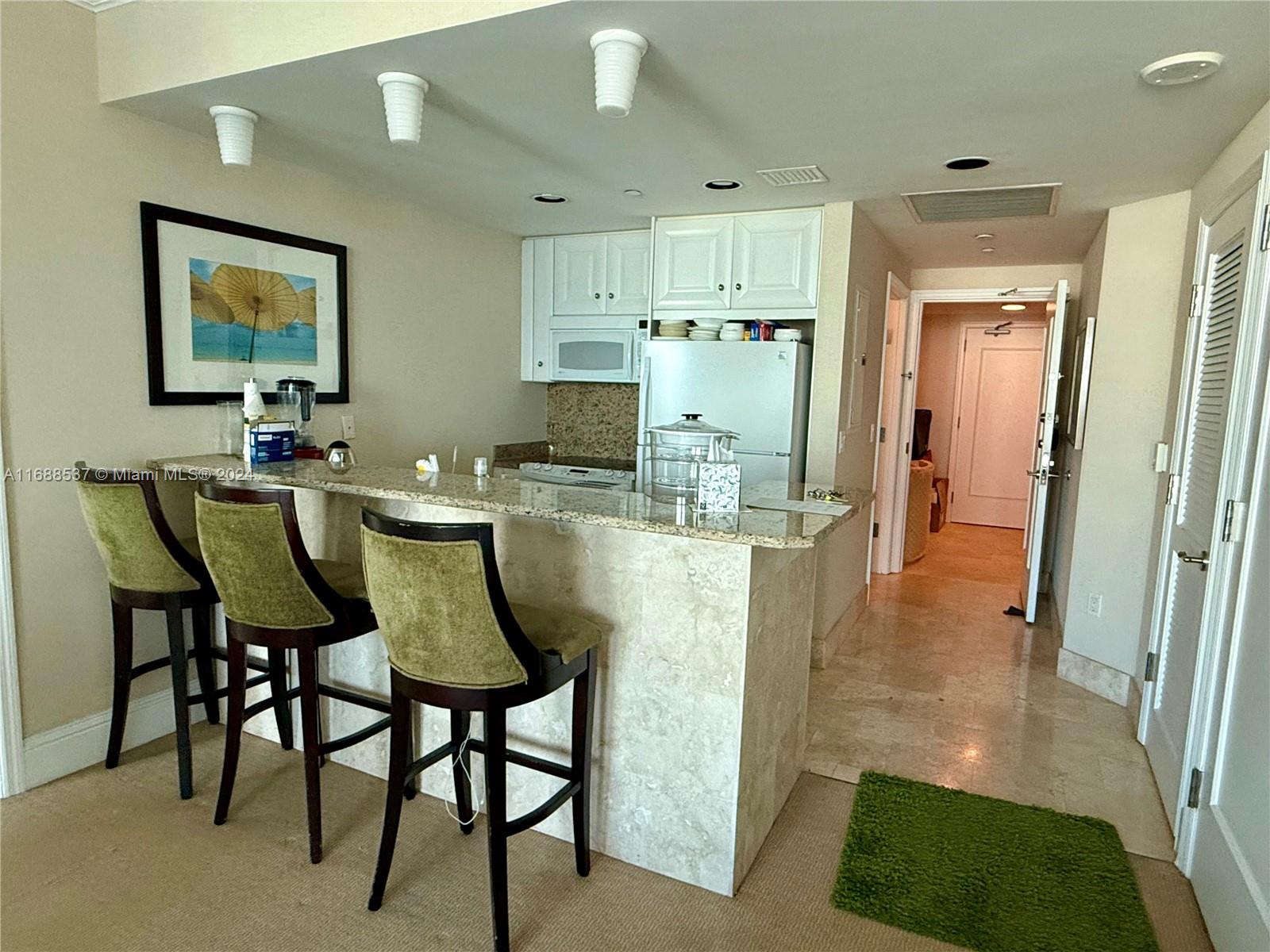 4401 Collins Ave Unit: 1905/1907