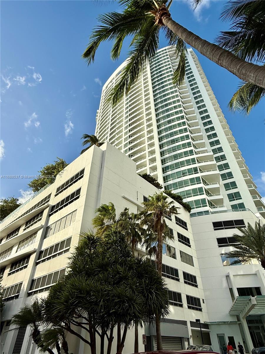 4401 Collins Ave Unit: 1905/1907