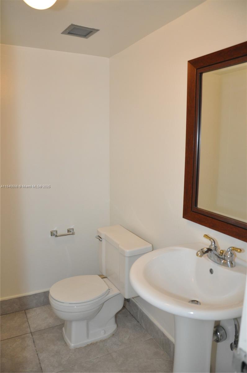 13499 Biscayne Blvd # 1011