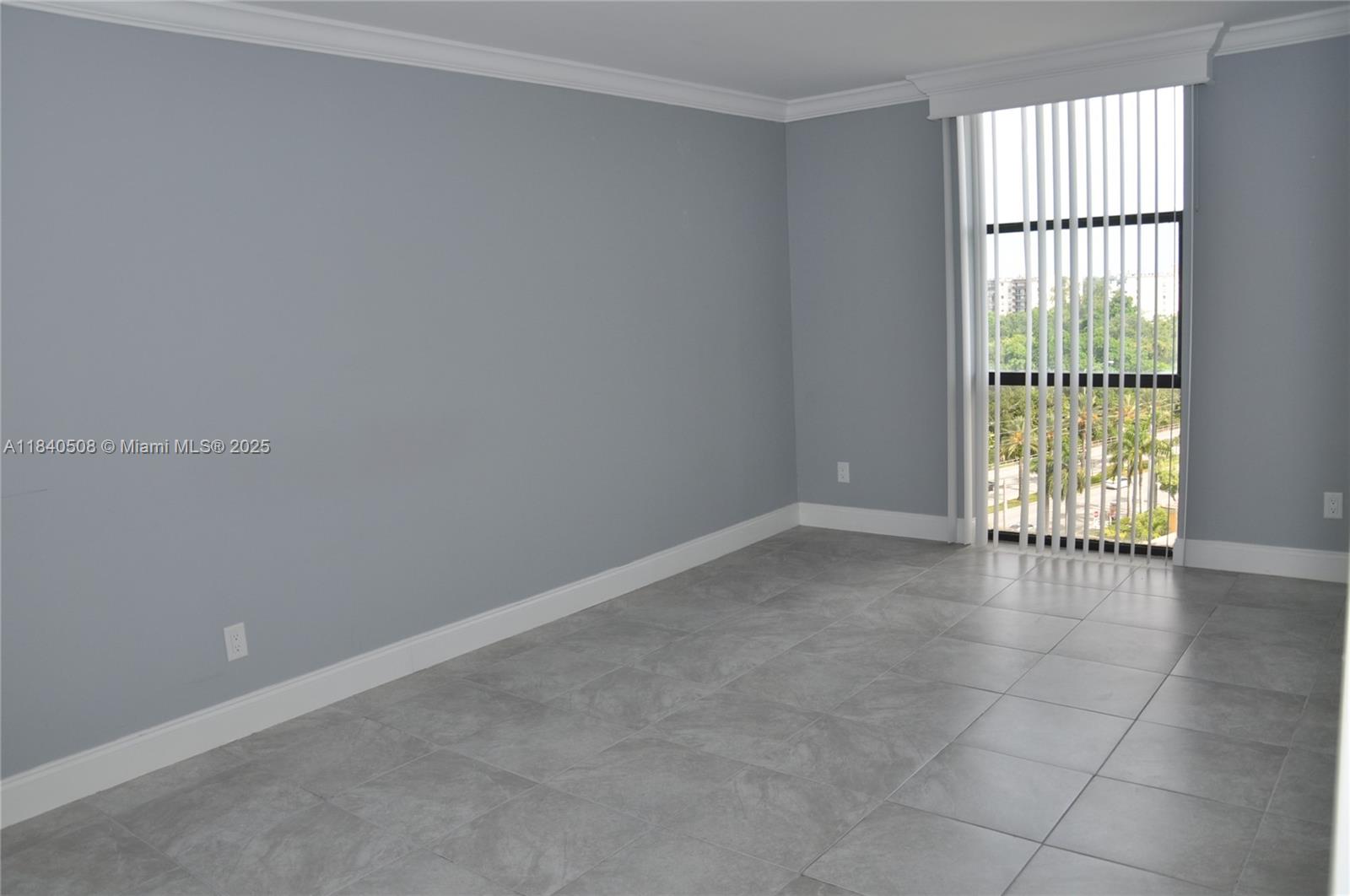 13499 Biscayne Blvd # 1011