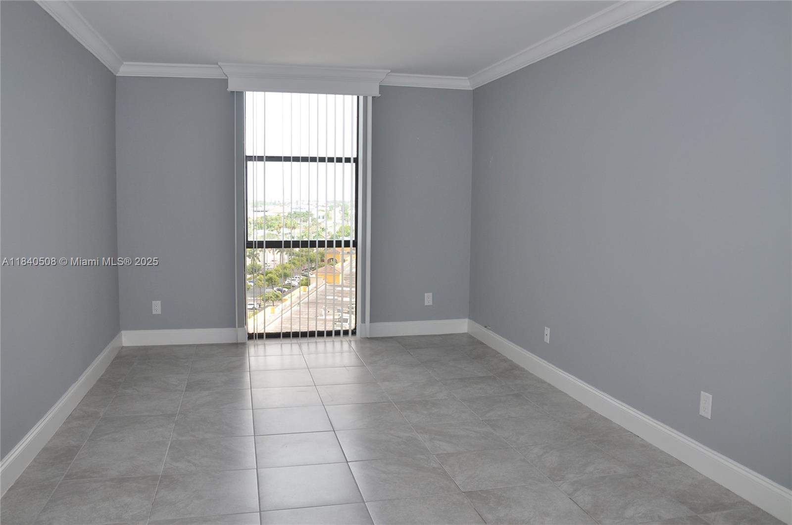 13499 Biscayne Blvd # 1011