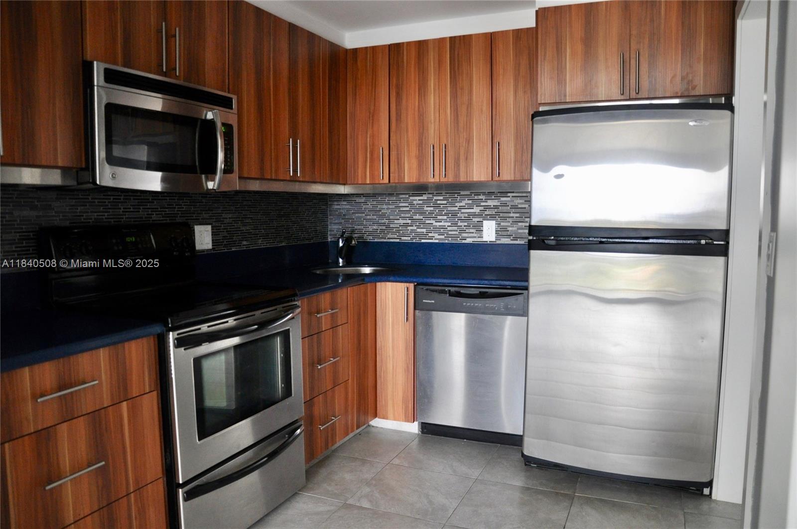 13499 Biscayne Blvd # 1011