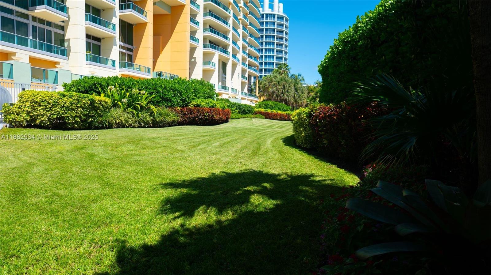 1455 Ocean Dr # 811