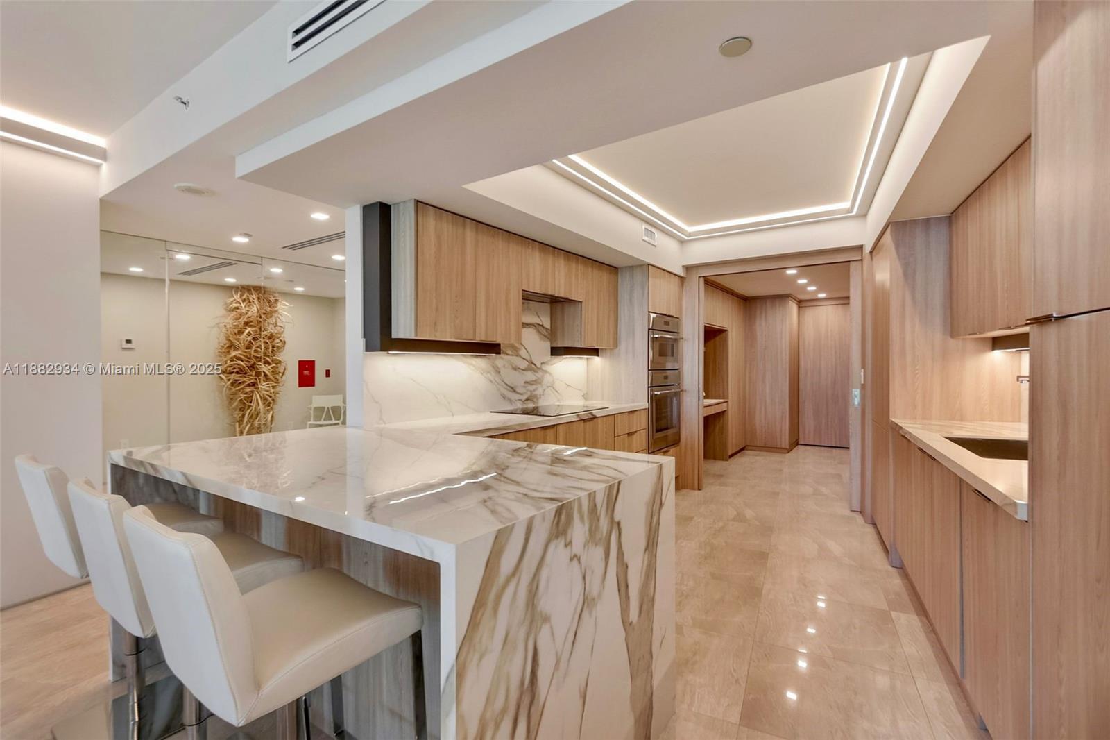 1455 Ocean Dr # 811