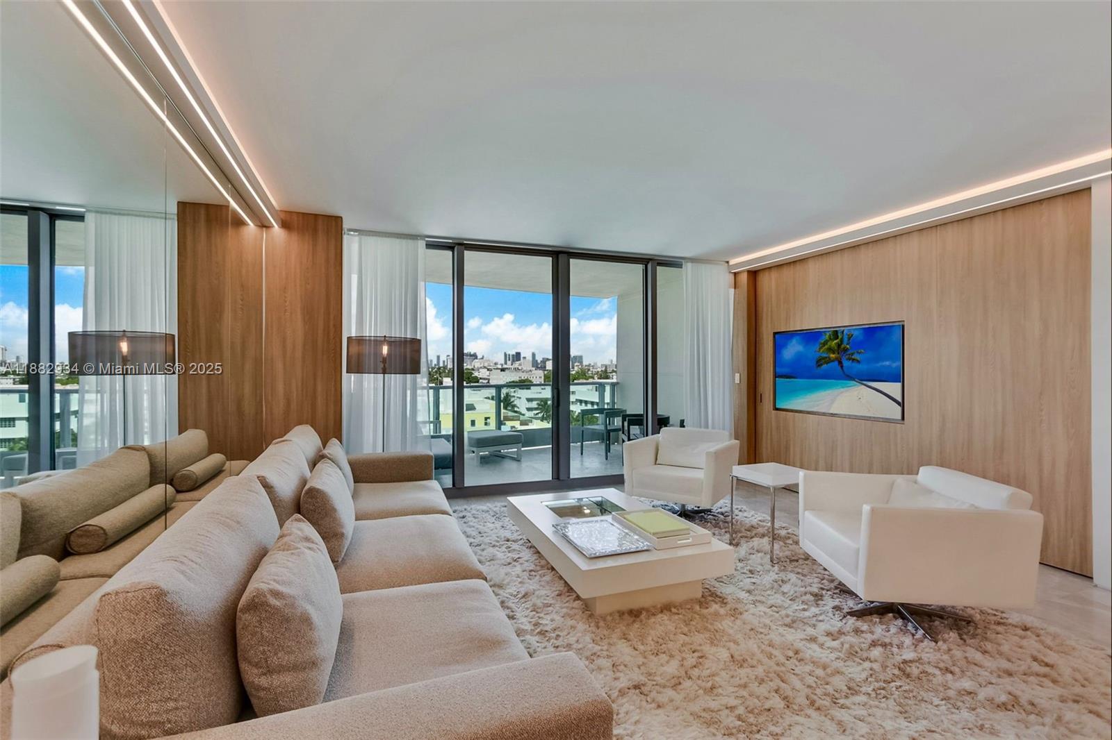 1455 Ocean Dr # 811