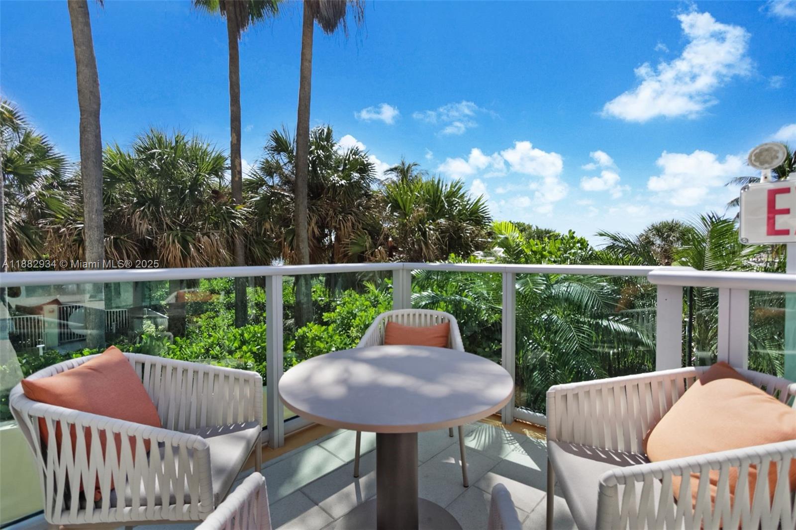 1455 Ocean Dr # 811