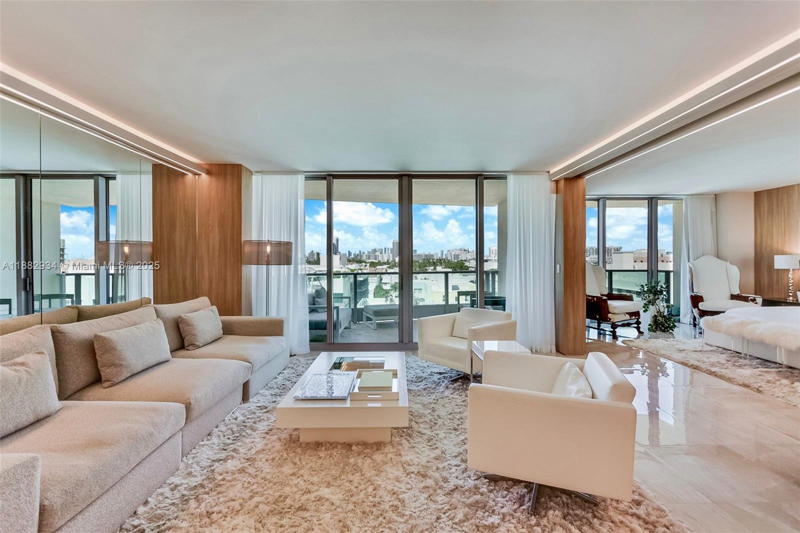 1455 Ocean Dr # 811