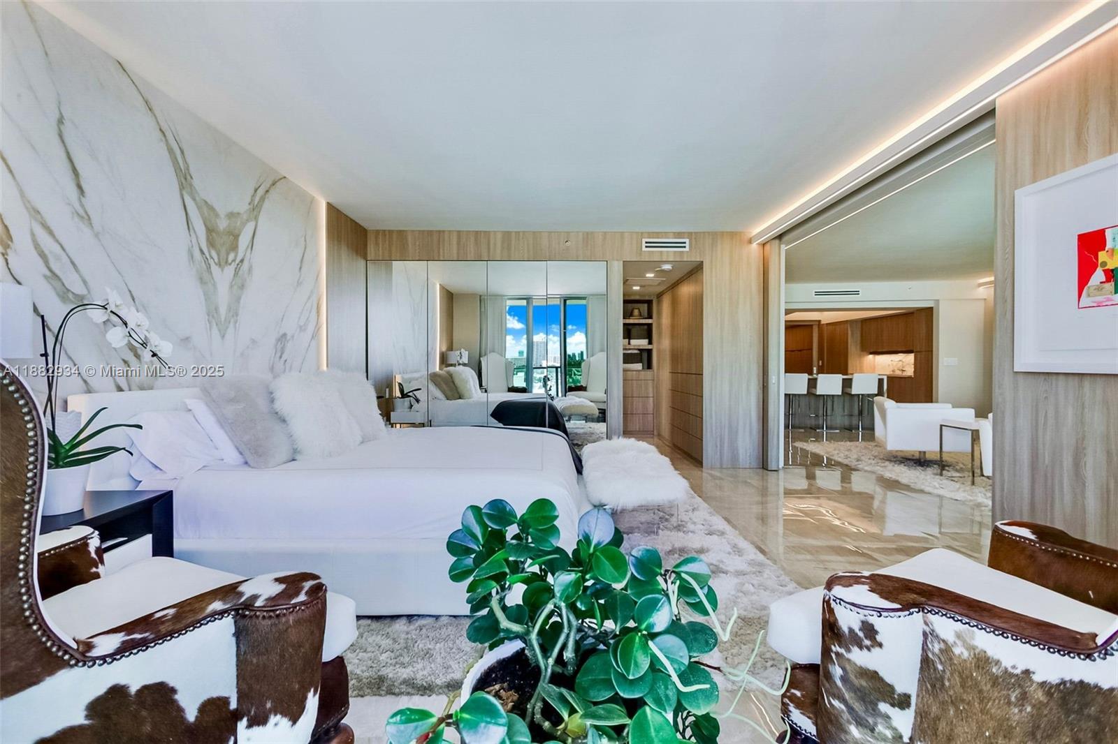1455 Ocean Dr # 811