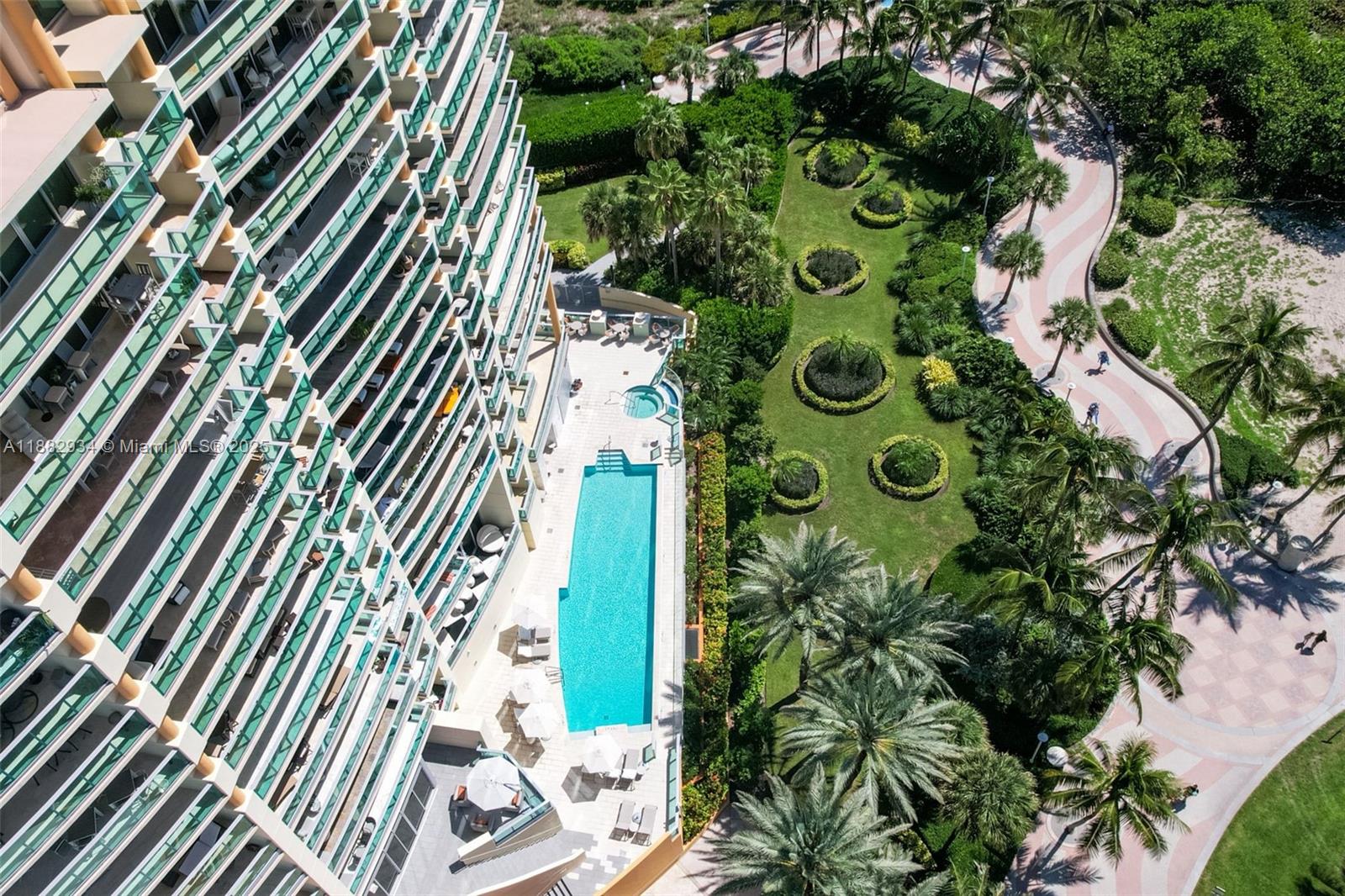 1455 Ocean Dr # 811