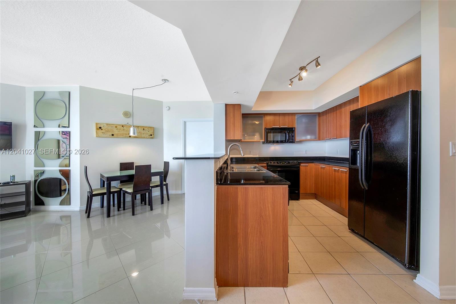 16699 Collins Ave # 3309