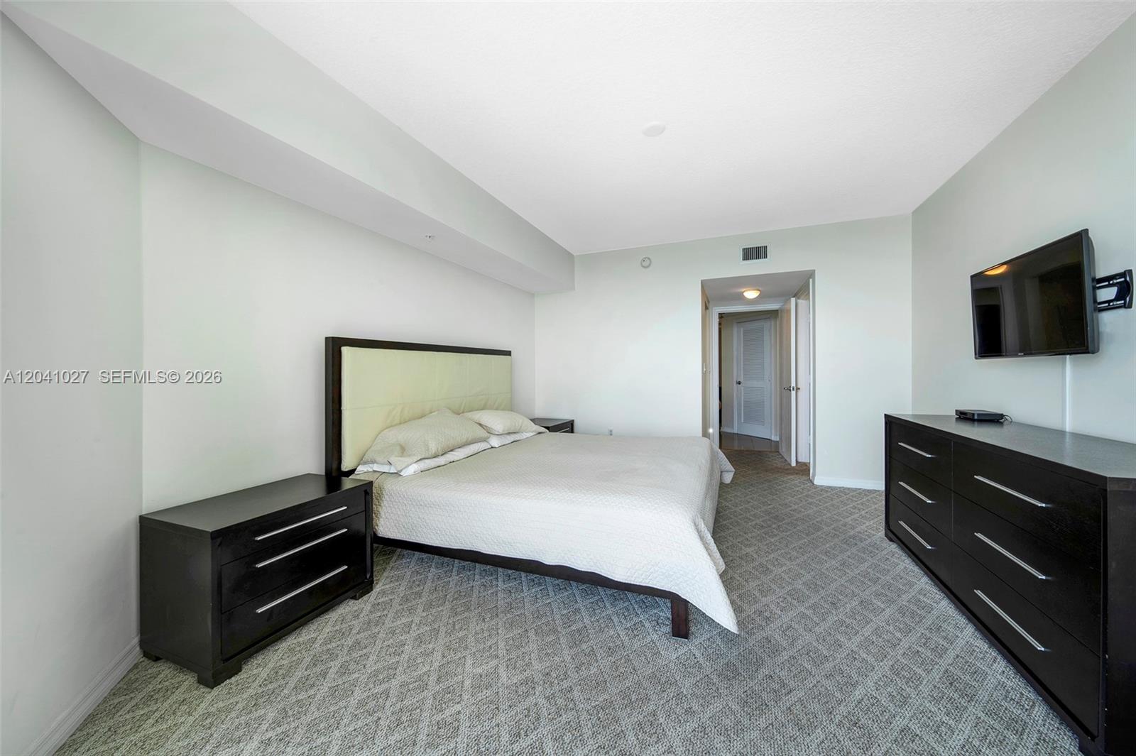 16699 Collins Ave # 3309