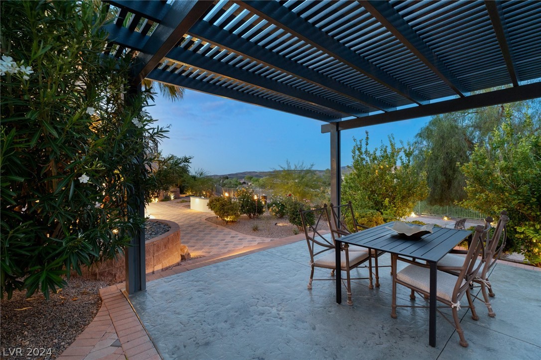22 Anthem Pointe Court