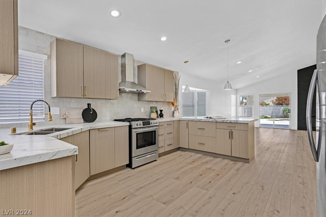8 Barton Spring Circle