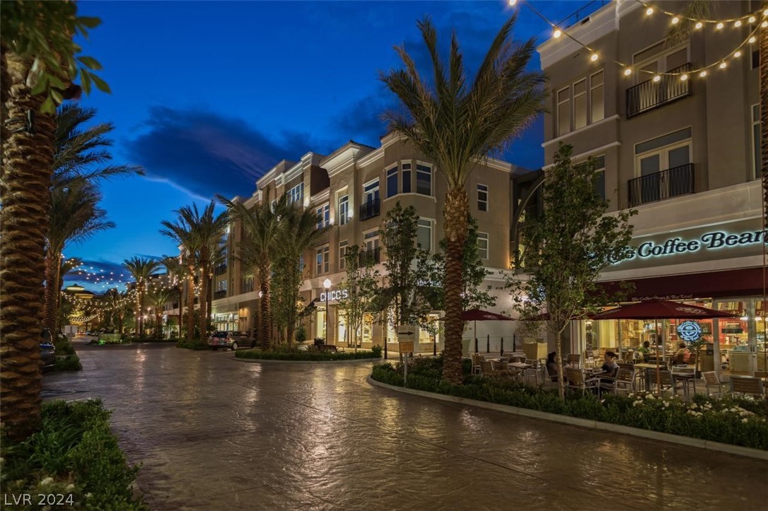 8 Barton Spring Circle