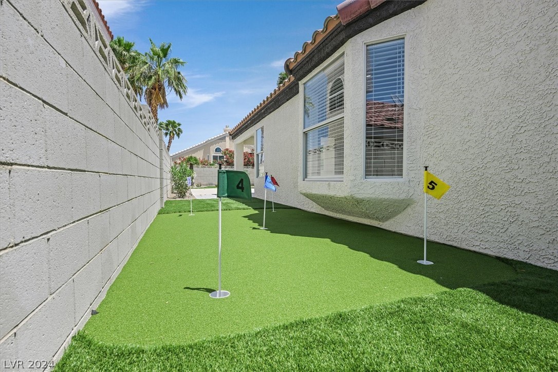 8 Barton Spring Circle