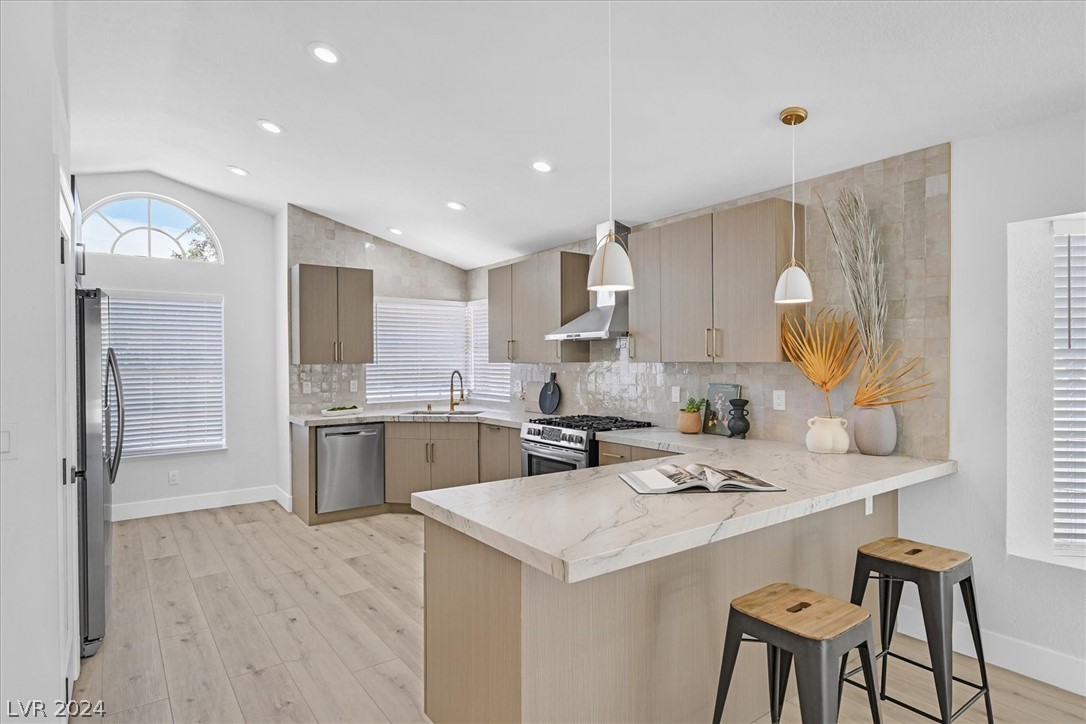 8 Barton Spring Circle