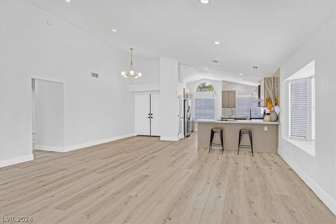8 Barton Spring Circle
