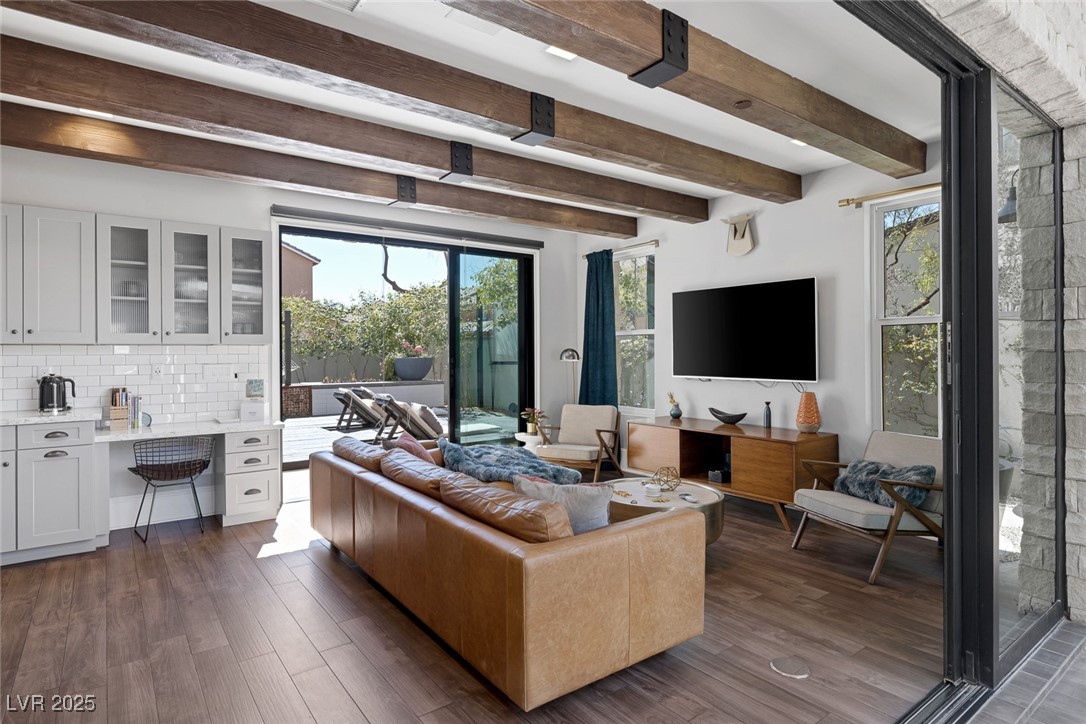 3069 Lascari Avenue
