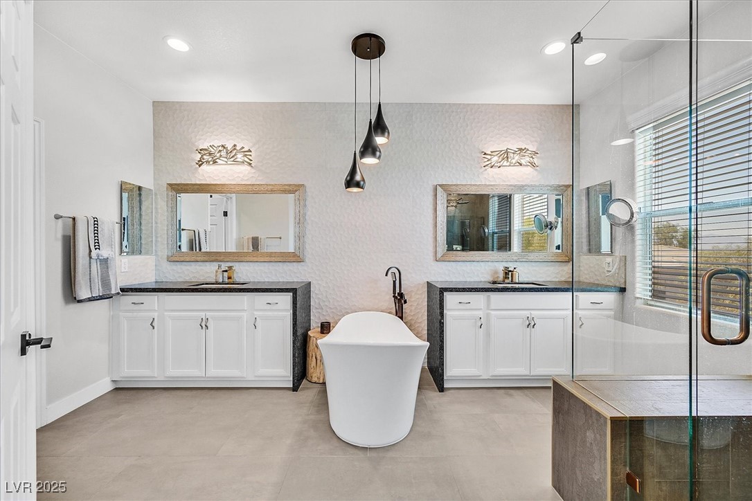 271 Spectacular Street