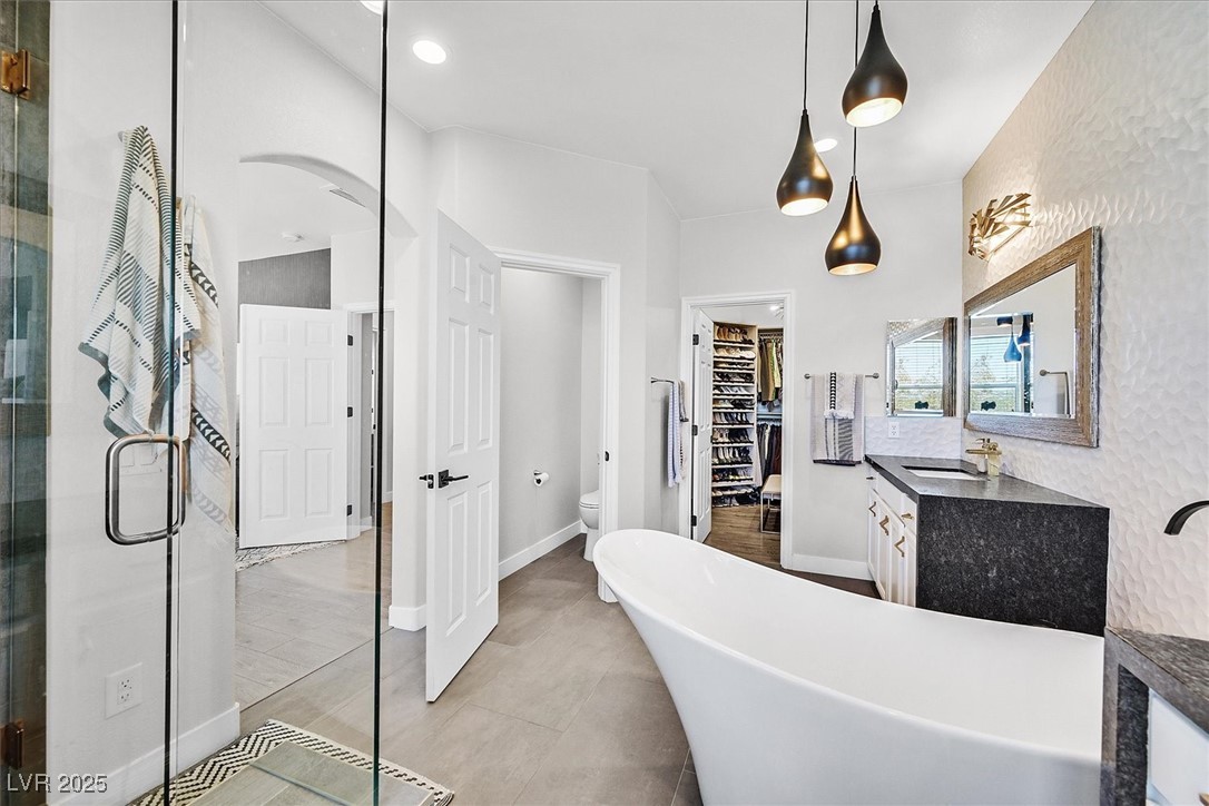 271 Spectacular Street