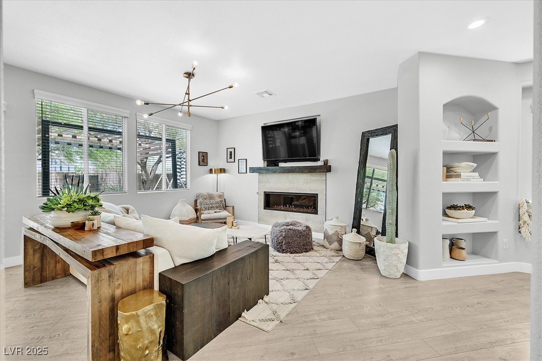 271 Spectacular Street