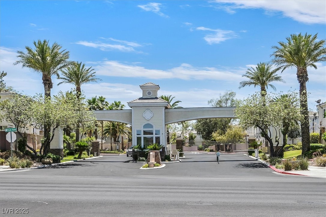 271 Spectacular Street