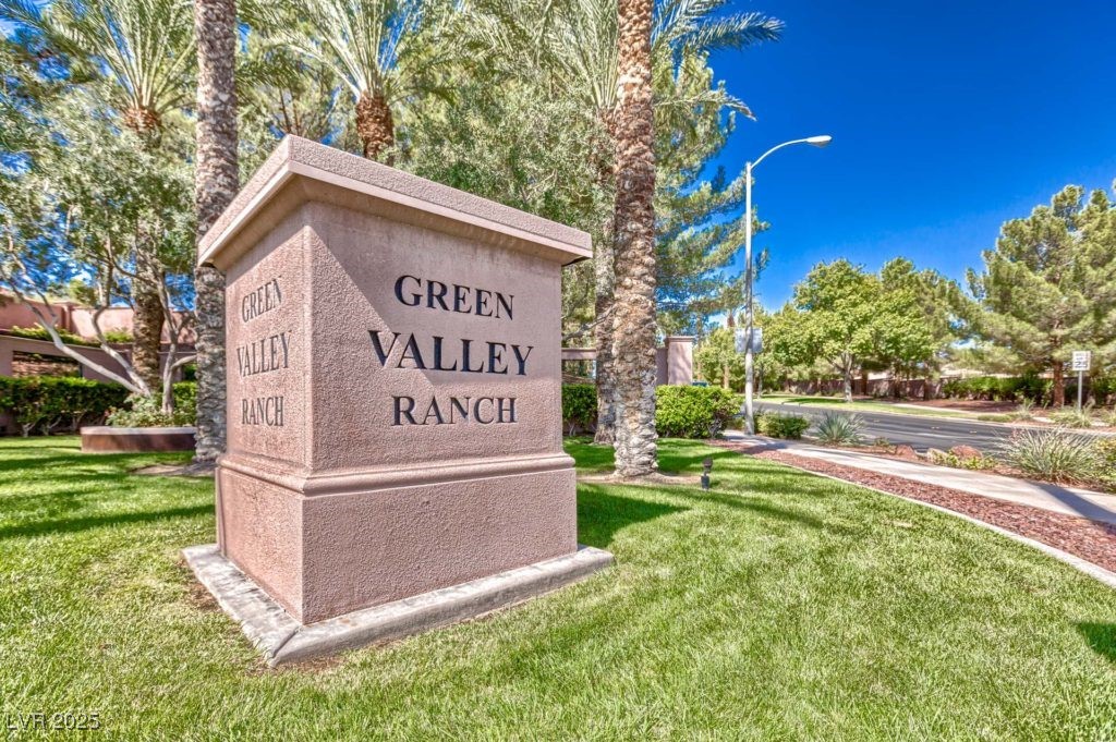 271 Spectacular Street