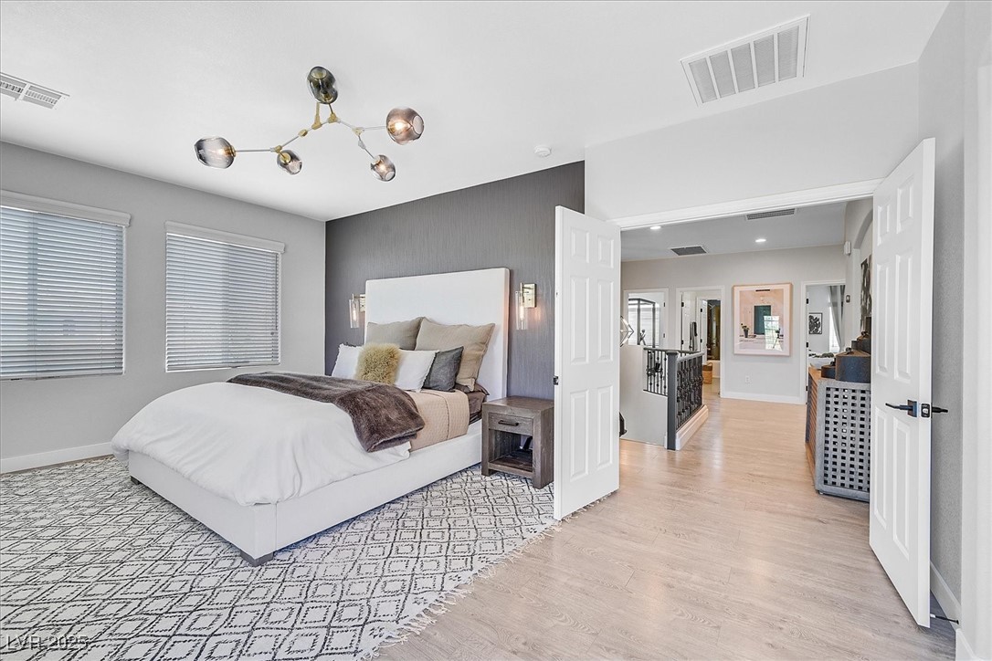 271 Spectacular Street