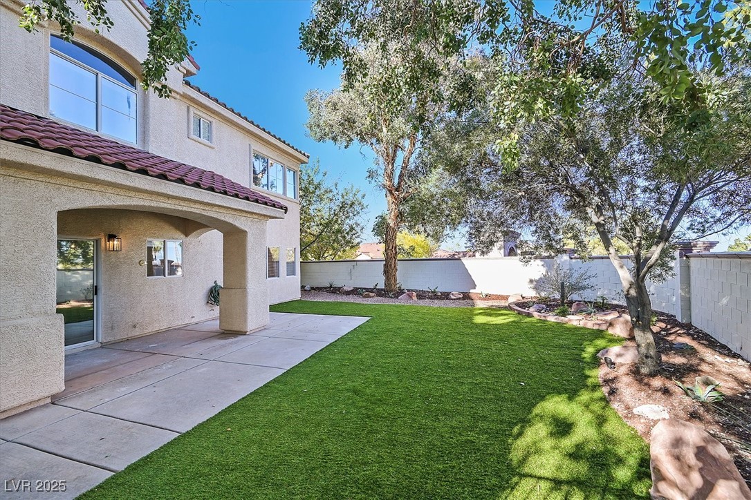 1737 Lily Pond Circle