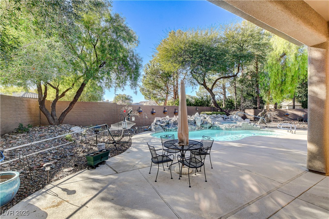 29 Desert Highlands Drive