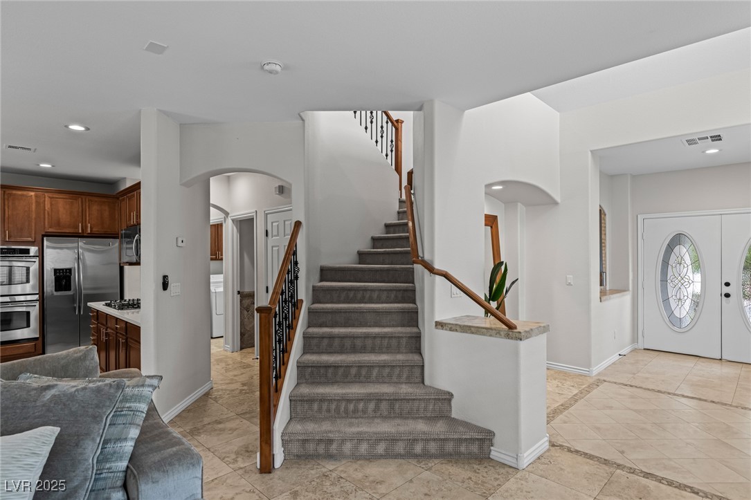 275 Spectacular Street