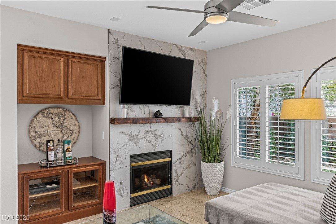 275 Spectacular Street