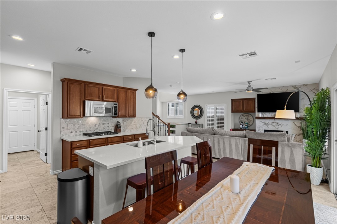 275 Spectacular Street