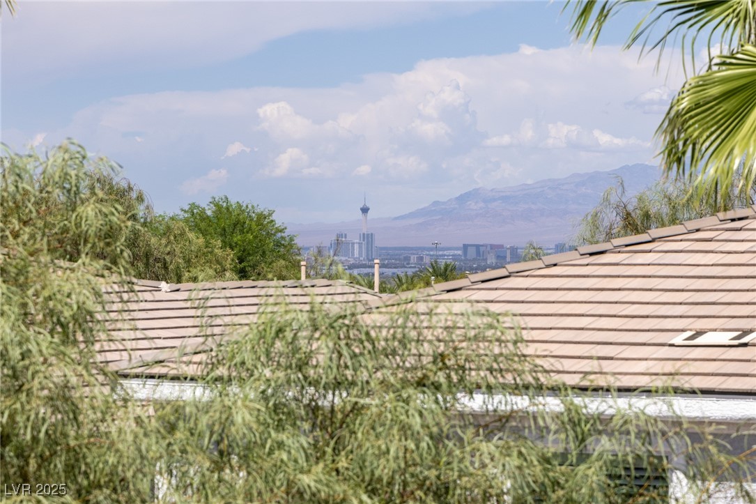 275 Spectacular Street