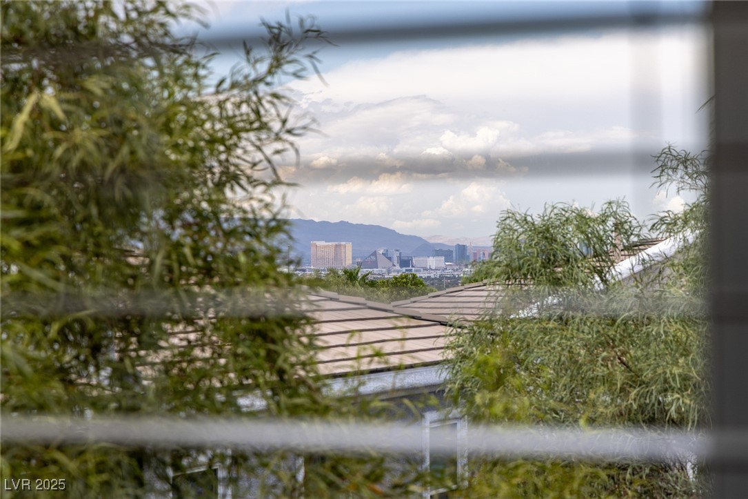 275 Spectacular Street