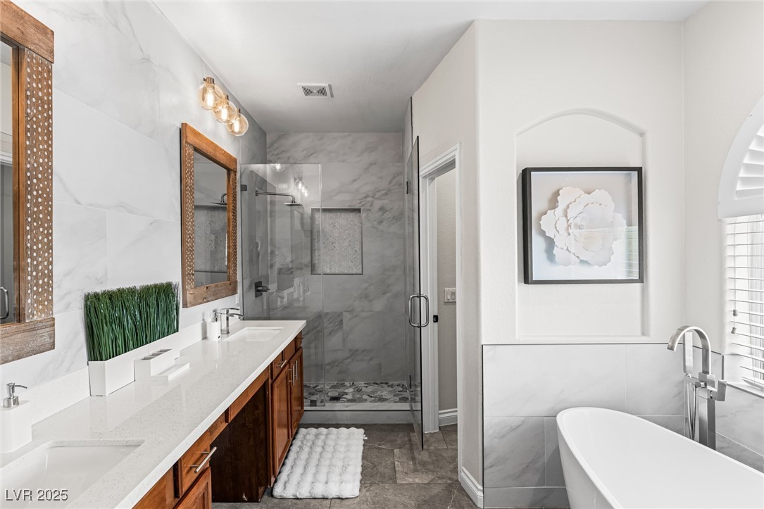 275 Spectacular Street