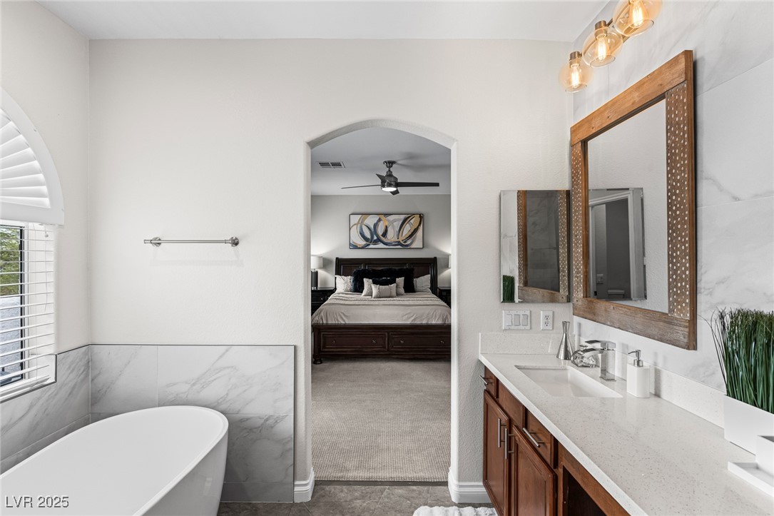 275 Spectacular Street