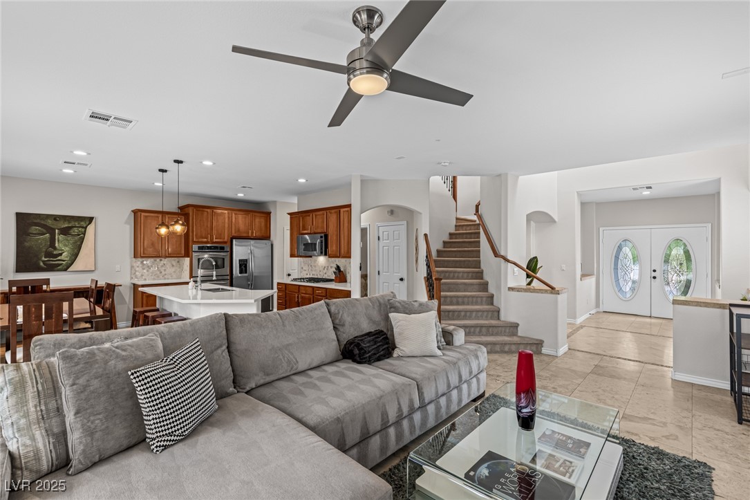 275 Spectacular Street