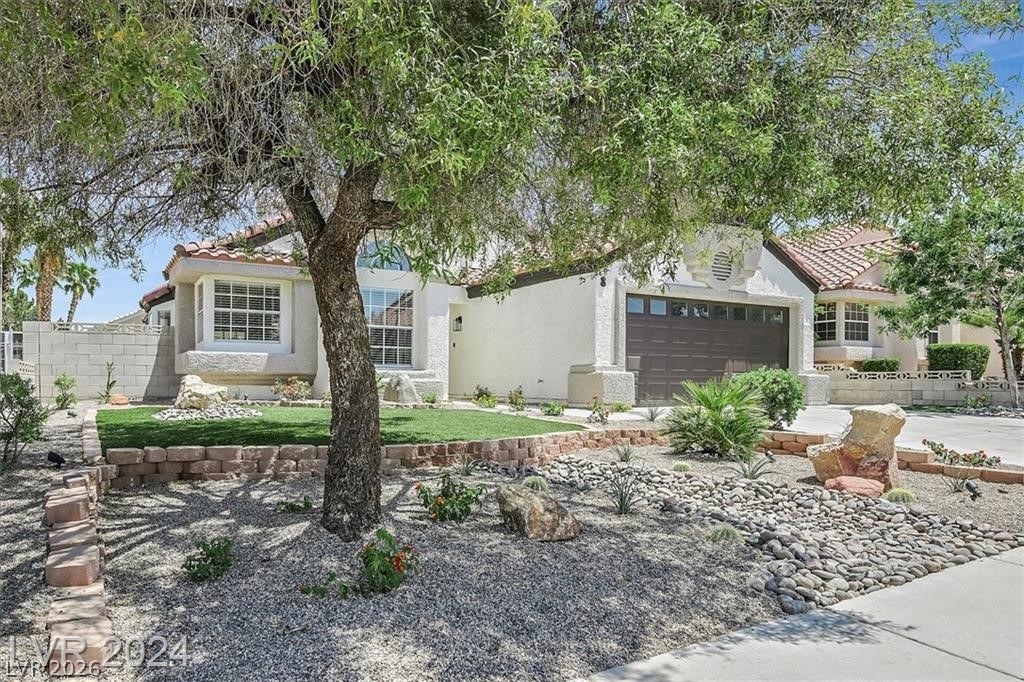 8 Barton Spring Circle