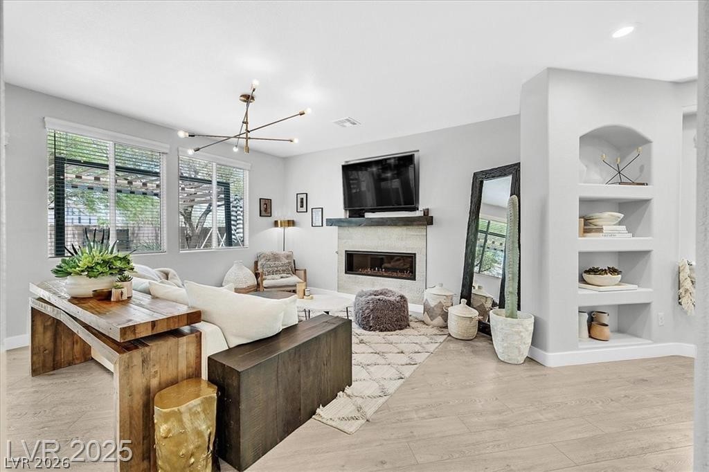 271 Spectacular Street