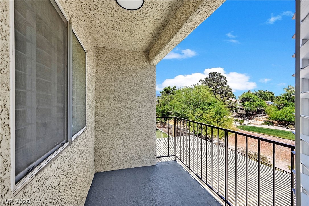 5488 Royal Vista Lane
