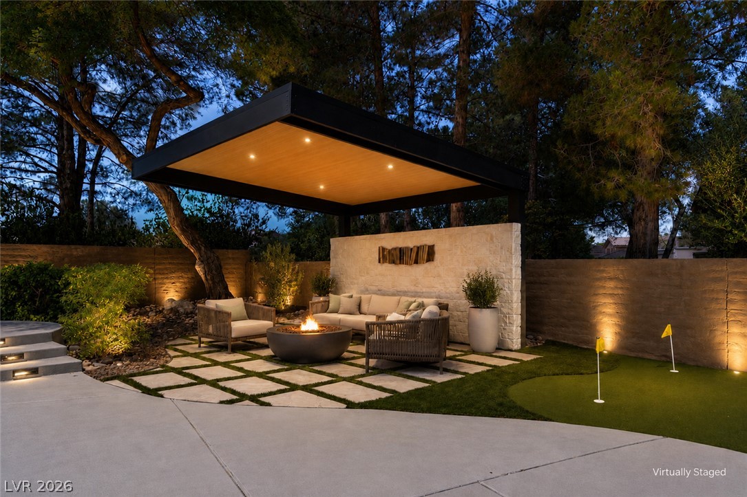 29 Desert Highlands Drive