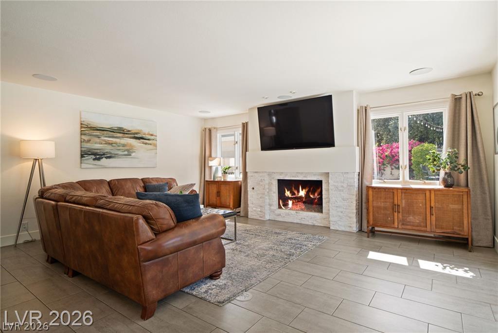 2233 Versailles Court
