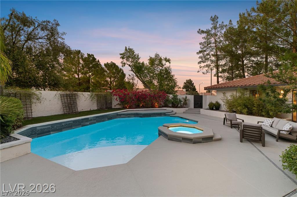 2233 Versailles Court