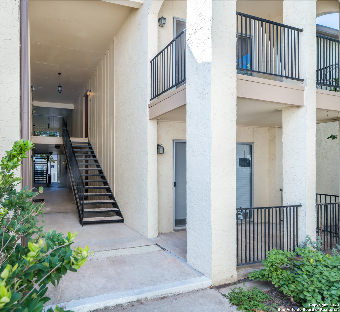 8702 VILLAGE DR Unit: #405